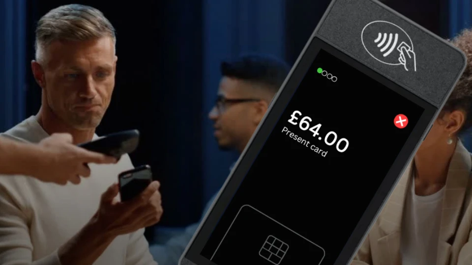 Customer-paying-at-table